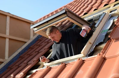 Pose de fenêtres de toit Velux à Berthouville